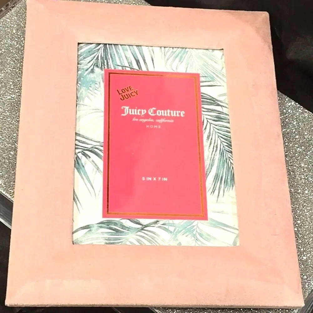 Juicy Couture Home‎ Velour 5 x 7 Picture Frame- Light Pink